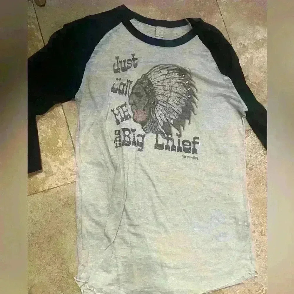 Cute baseball tee. “Just Call me the Big Chief”. Grey with black sleeves. Size M